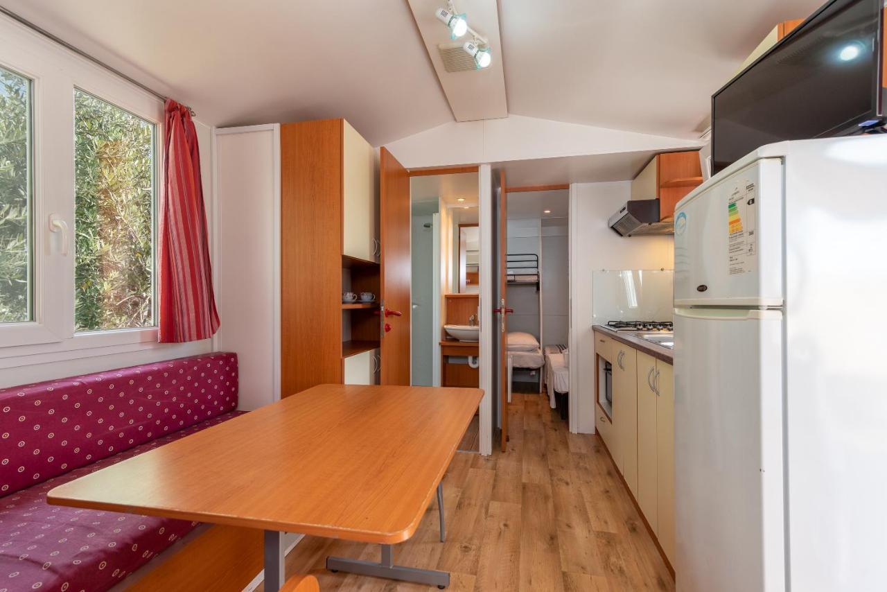 'Olive Grove' Camping House-Near The Beach Divulje ภายนอก รูปภาพ