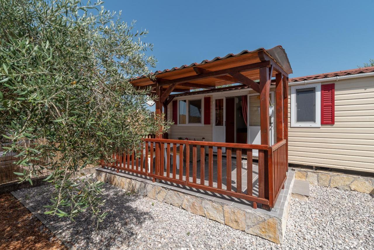 'Olive Grove' Camping House-Near The Beach Divulje ภายนอก รูปภาพ