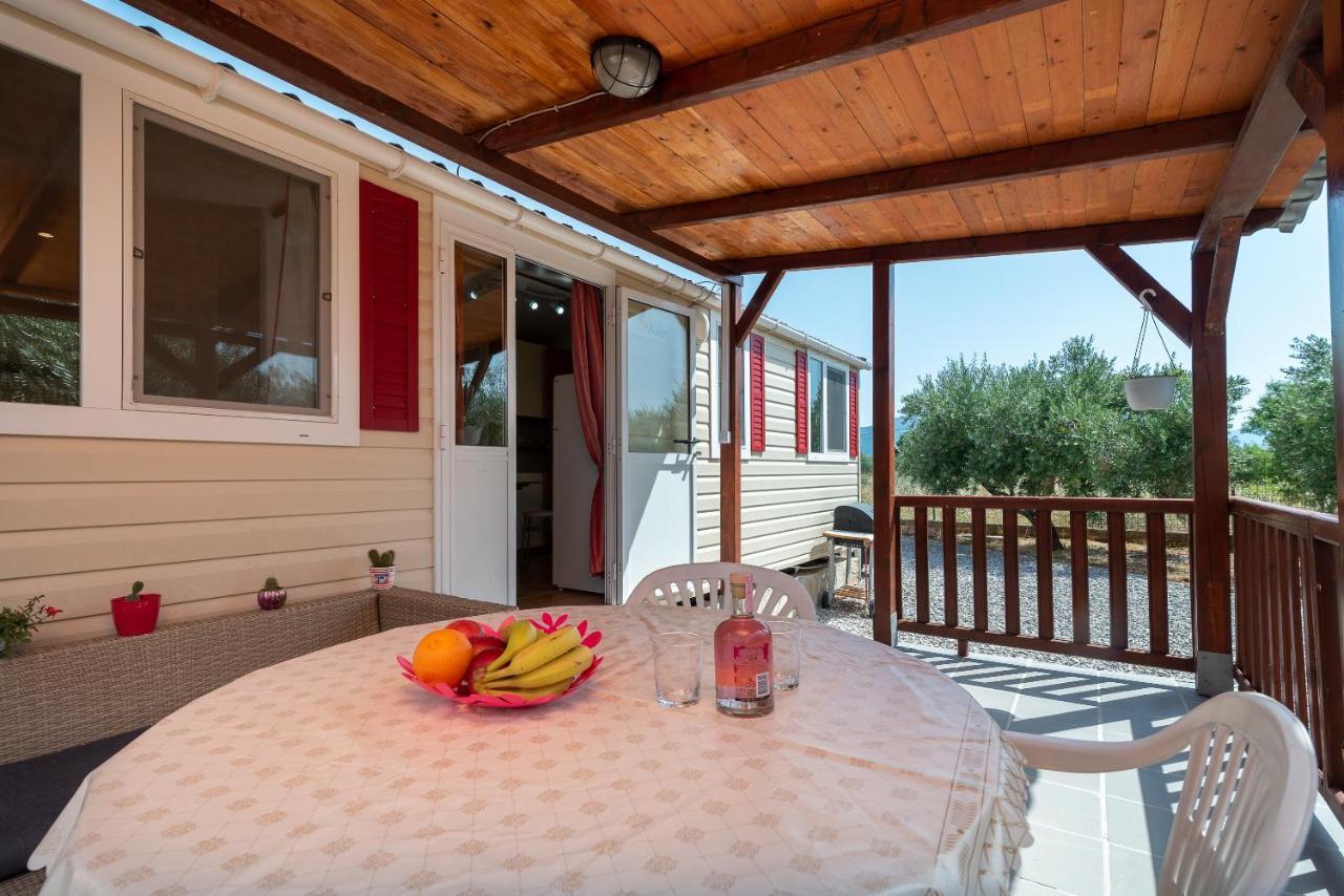'Olive Grove' Camping House-Near The Beach Divulje ภายนอก รูปภาพ