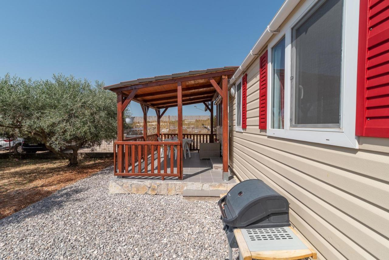 'Olive Grove' Camping House-Near The Beach Divulje ภายนอก รูปภาพ