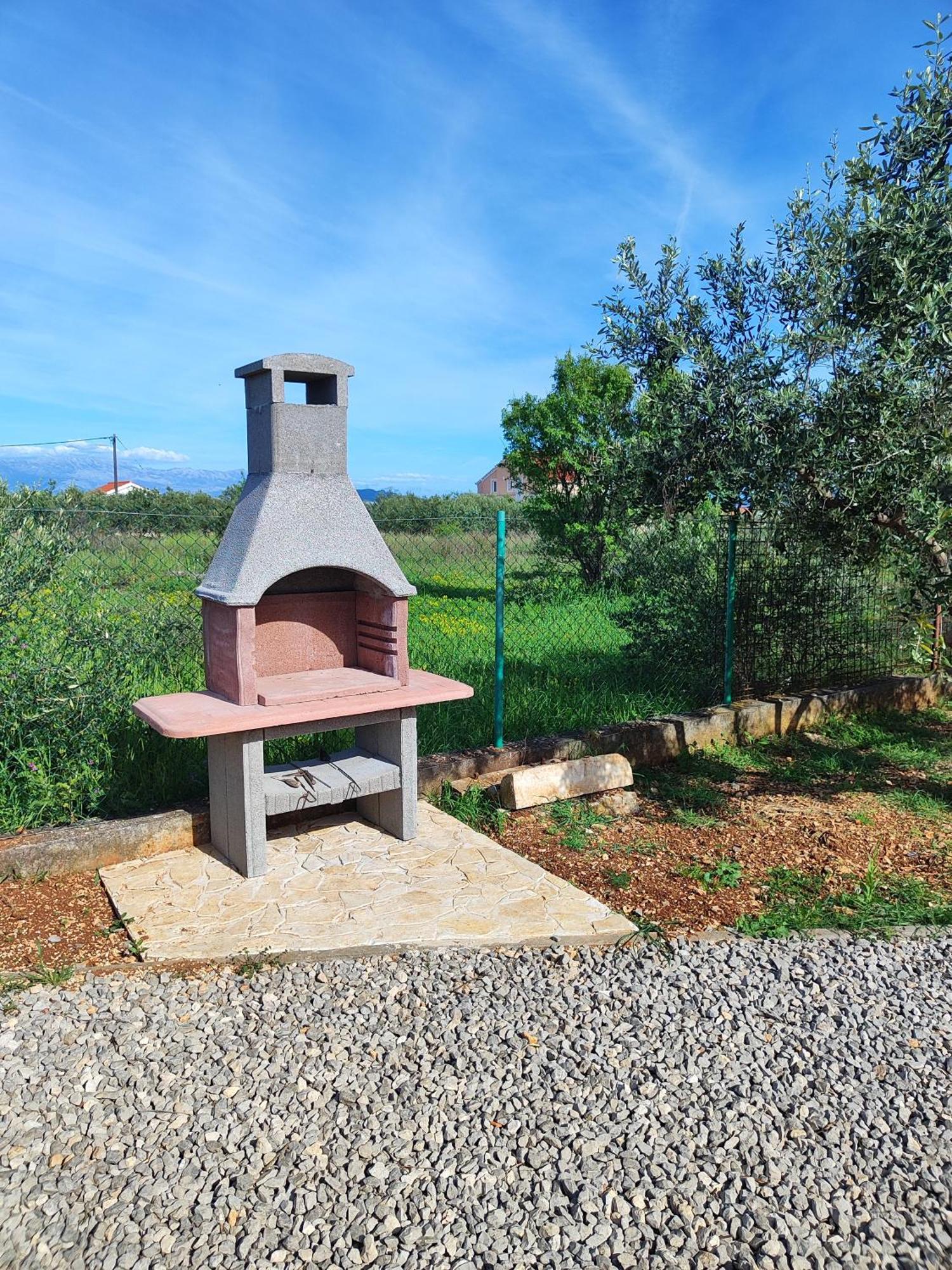 'Olive Grove' Camping House-Near The Beach Divulje ภายนอก รูปภาพ